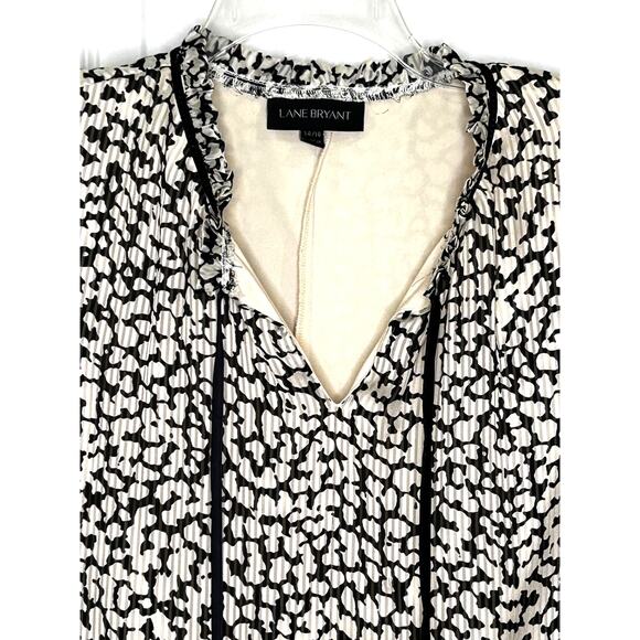 Lane Bryant Black Cream Print Crinkle Texture Tie Neck Long Sleeve Lined Blouse - Picture 2 of 8